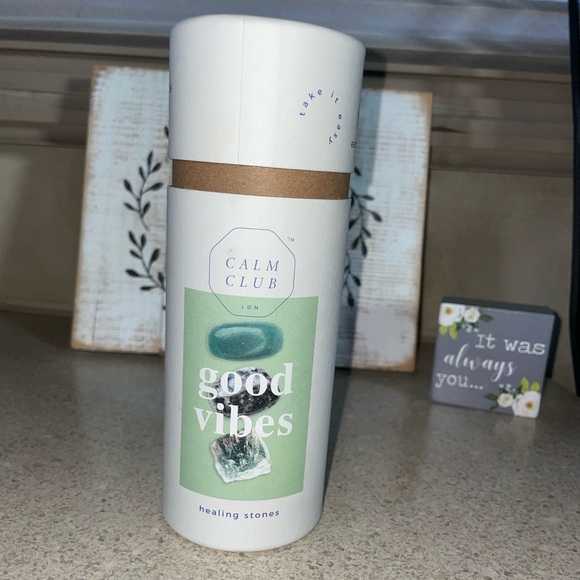 Calm Club Healing Stones Set—Amethyst, Aquamarine, Rose Quartz, Wooden Dish - Picture 1 of 2